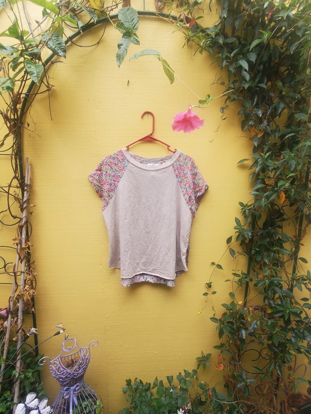 NATURAL LIFE Taupe Top with Multicolor Floral Raglan Sleeves